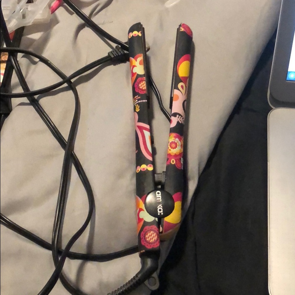 Amika ceramic hair straightener